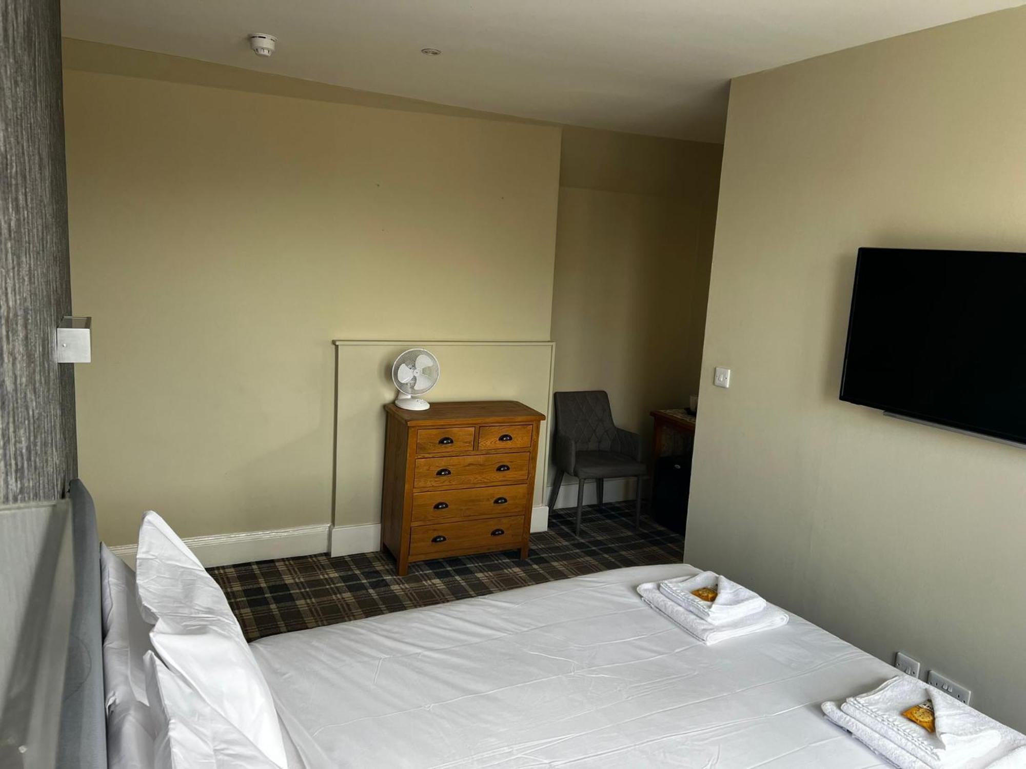 Crown Hotel & Bar - Inverness — Photos 2